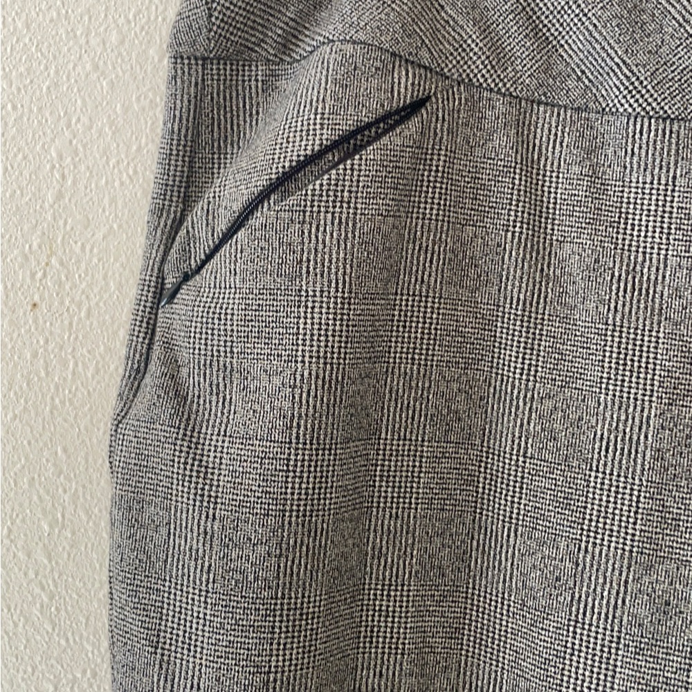 Investments Gray Women's Trousers - Picture 5 of 10